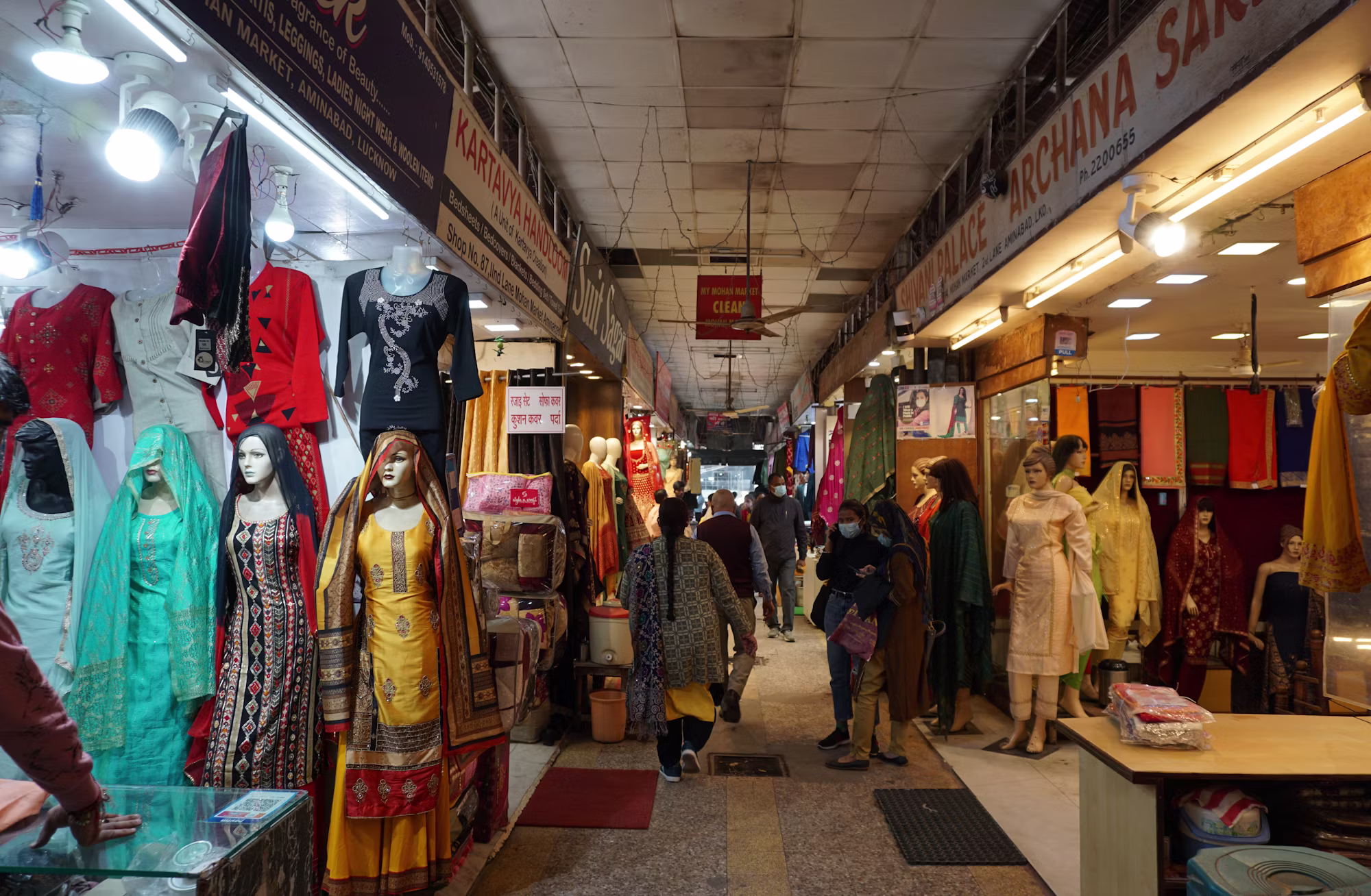 Crafting Connections: The Impact of Local Artisans in Community Markets